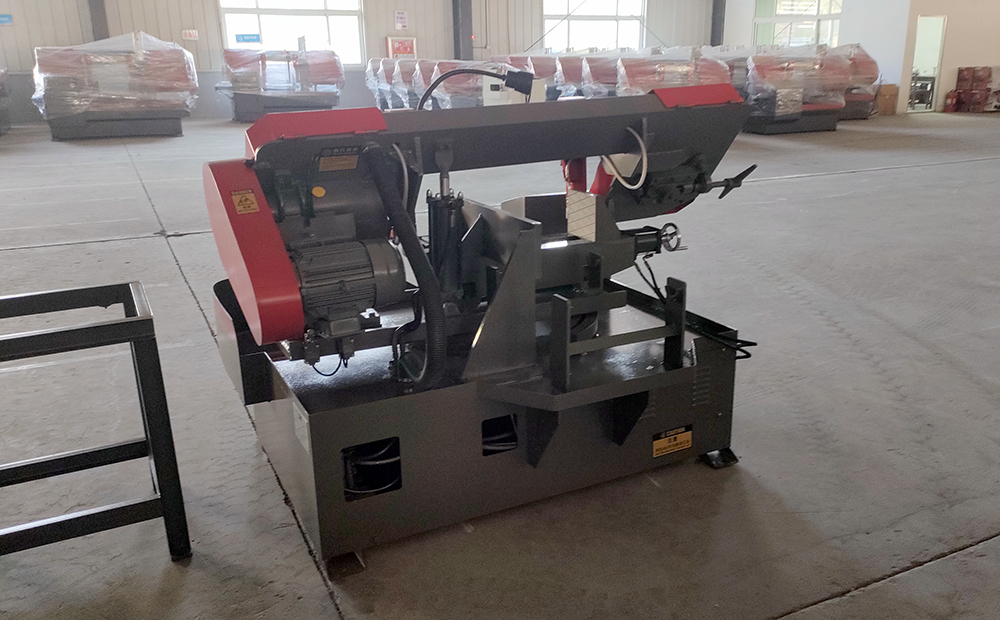 轉角（jiǎo）帶鋸床