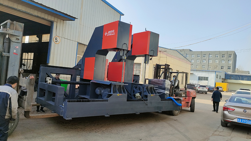 立式鋸（jù）床